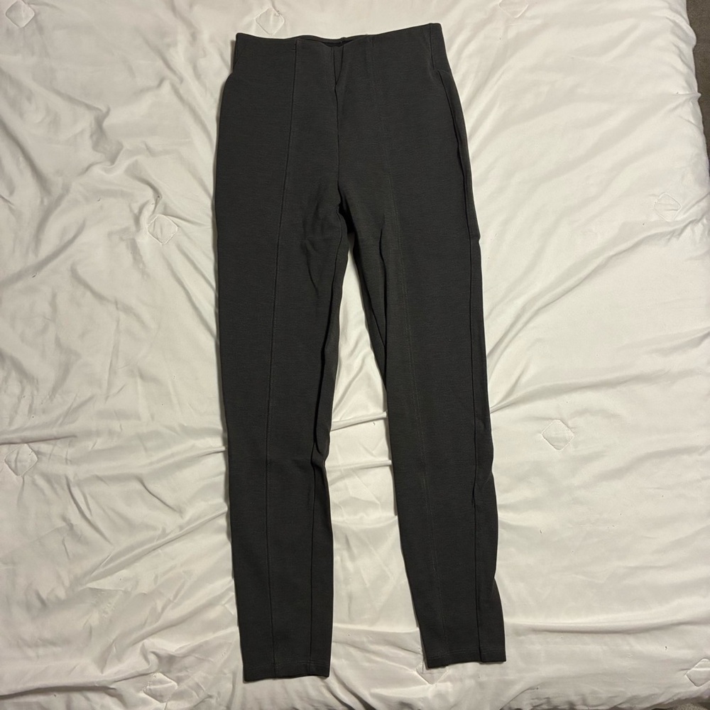Old Navy Extra High-Rise Skinny Leggings in Charcoal Gray